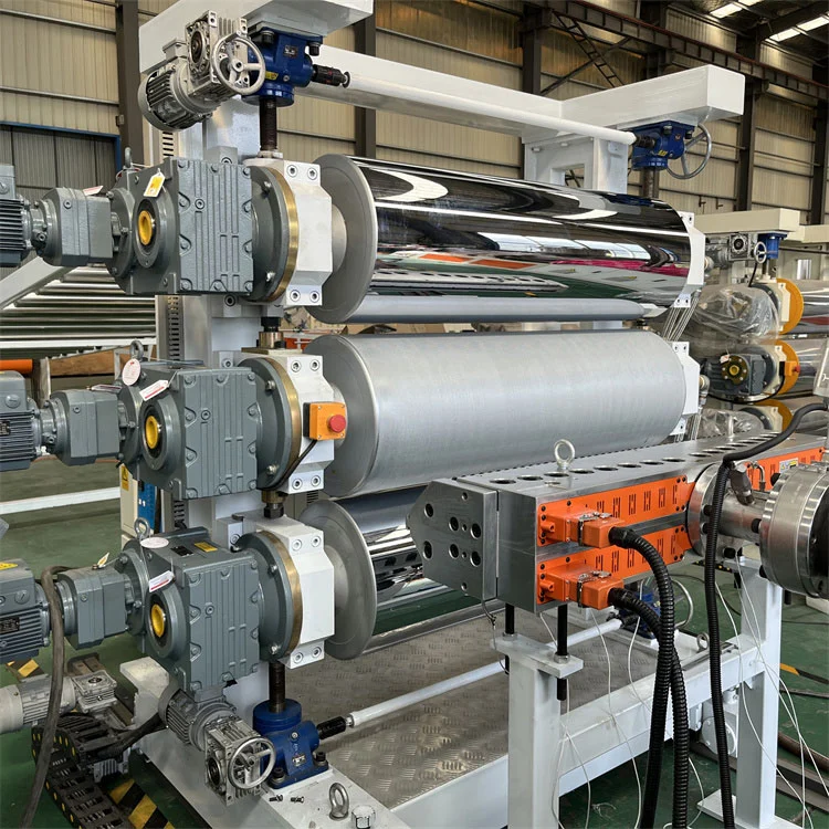 Aggiorna la tua linea di produzione con la macchina per estrusder della scheda in PVC
