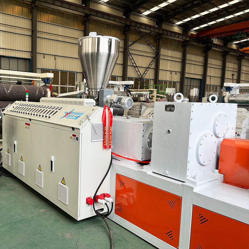 ​Estrusore bivite conico