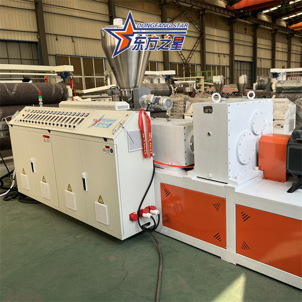 Linea di estrusione di fogli rigidi in PVC trasparente Macchina per la produzione di lastre trasparenti in PVC per imballaggio in blister