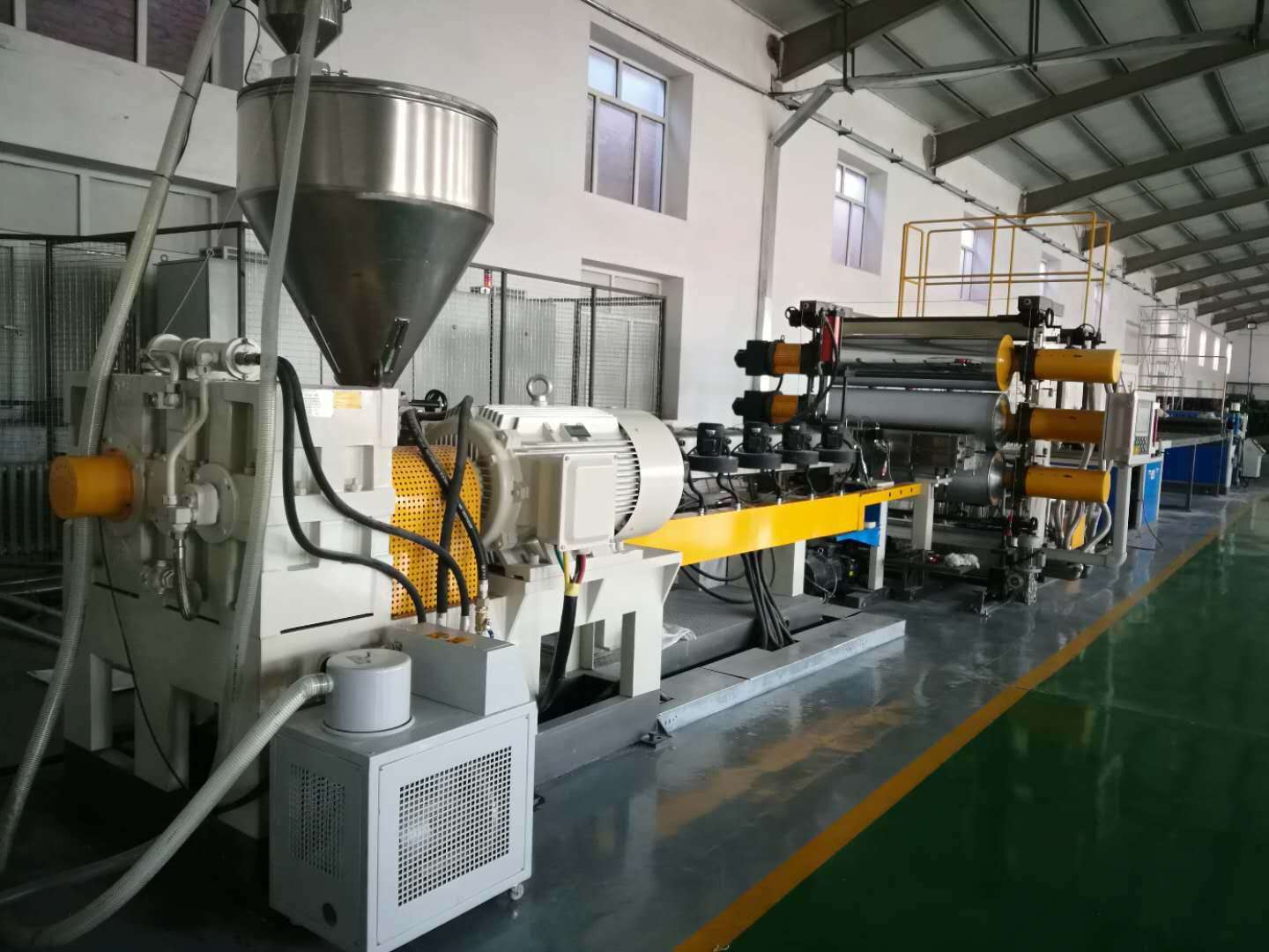 Linea di estrusione Geocell HDPE con punzonatura e saldatura
